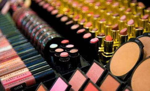 彩妆市场增速领跑：国内外化妆品市场深度分析